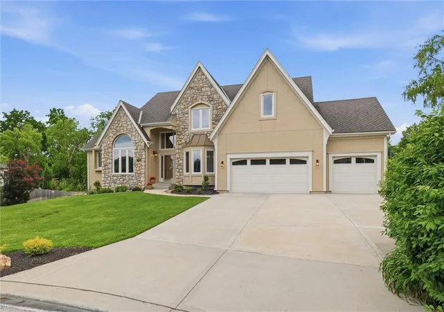 2nd image of 9019 W 139th Ter, Overland Park, KS 66221 | MLS# 2620128