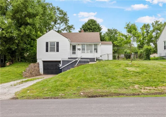 Homes for sale in Kansas City, MO | 2816 Ne 56th St, Kansas City, MO 64119 | MLS# 2620130
