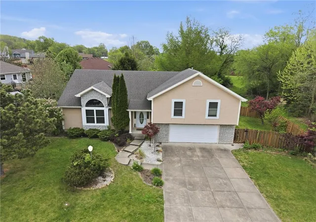 Photo 4 of Single family home for sale at 2709 S 23rd Street, Leavenworth, KS 66048 | MLS# 2620136 | Listing updated on 2026-09-12