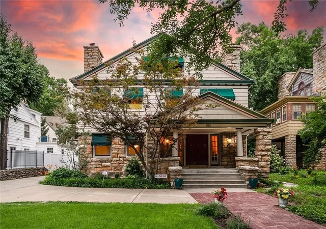 3rd image of 612 Emanuel Cleaver Ii Blvd, Kansas City, MO 64110 | MLS# 2620141