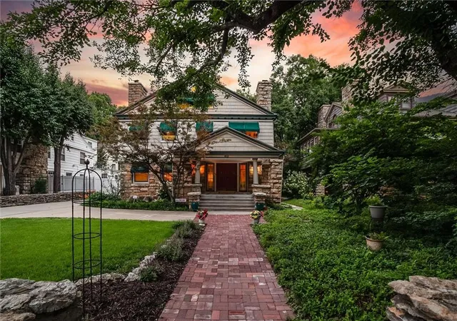 4th image of 612 Emanuel Cleaver Ii Blvd, Kansas City, MO 64110 | MLS# 2620141