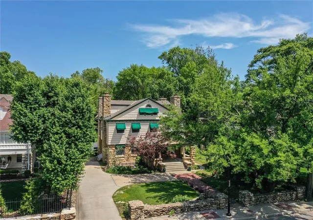 1st image of 612 Emanuel Cleaver Ii Blvd, Kansas City, MO 64110 | MLS# 2620141
