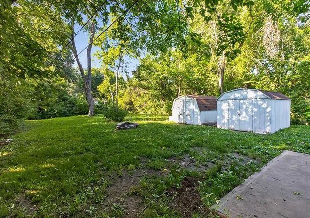 Photo 4 of Single family home for sale at 8212 E 111th Terrace, Kansas City, MO 64134 | MLS# 2620166 | Listing updated on 2026-09-04