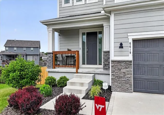 3rd image of 6619 Nw 105Th Ct, Kansas City, MO 64154 | MLS# 2620179