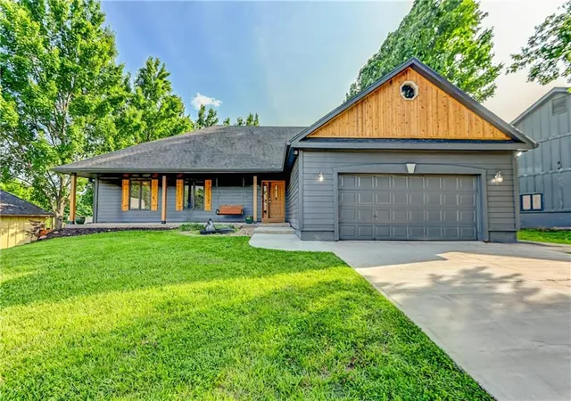 2nd image of 1103 Brookside Pl, Raymore, MO 64083 | MLS# 2620181
