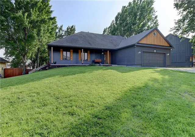 3rd image of 1103 Brookside Pl, Raymore, MO 64083 | MLS# 2620181