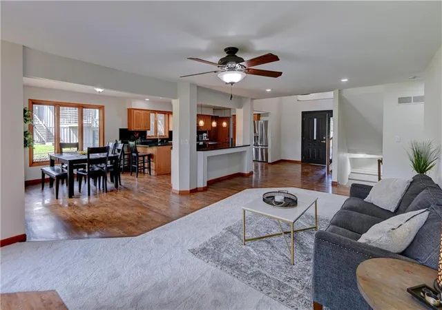 4th image of 1103 Brookside Pl, Raymore, MO 64083 | MLS# 2620181