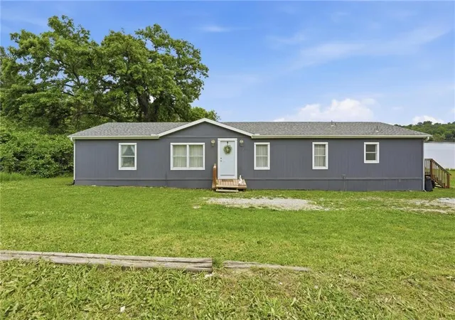 Homes for sale in Excelsior Springs, MO | 14933 Lakeshore Dr, Excelsior Springs, MO 64024 | MLS# 2620192
