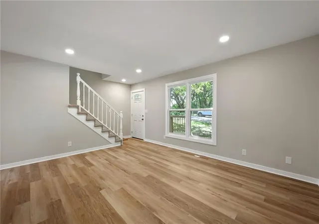 Photo 4 of Sale Pending at 406 E 11th Street, Kearney, MO 64060 | MLS# 2620201 | Listing updated on 2026-08-07