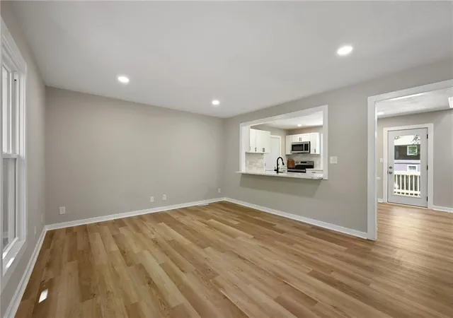 Photo 3 of Sale Pending at 406 E 11th Street, Kearney, MO 64060 | MLS# 2620201 | Listing updated on 2026-08-07