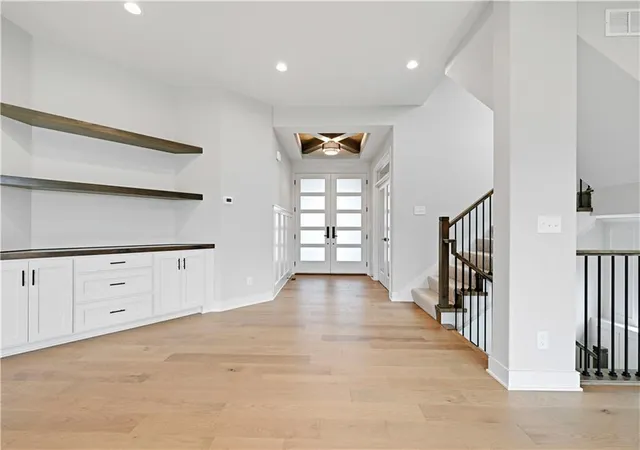 Photo 2 of Single family home for sale at 17321 Earnshaw St, Overland Park, KS 66221 | MLS# 2620238 | Listing updated on 2026-10-07