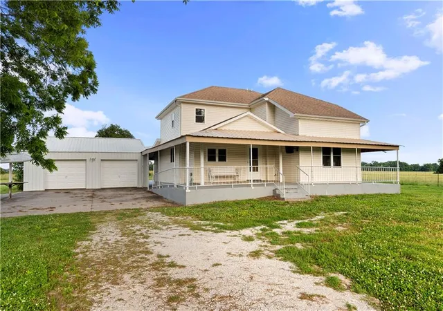 Homes for sale in Nevada, MO | 22451 S Bb Hwy, Nevada, MO 64772 | MLS# 2620239