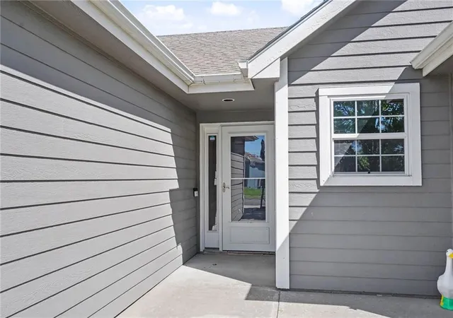 Homes for sale in Baldwin City, KS | 928 Bluestem Dr, Baldwin City, KS 66006 | MLS# 2620242