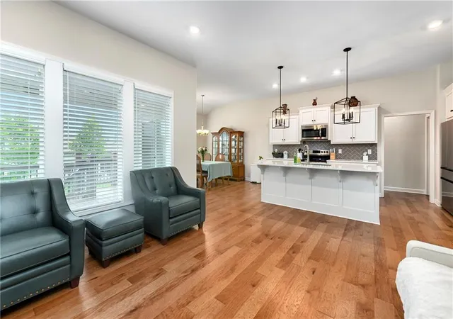 Photo 4 of Single family home for sale at 124 SE Briar Valley Ln, Blue Springs, MO 64064 | MLS# 2620246 | Listing updated on 2026-08-26