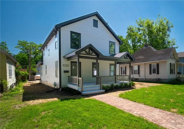 2nd image of 1022 Connecticut St, Lawrence, KS 66044 | MLS# 2620262