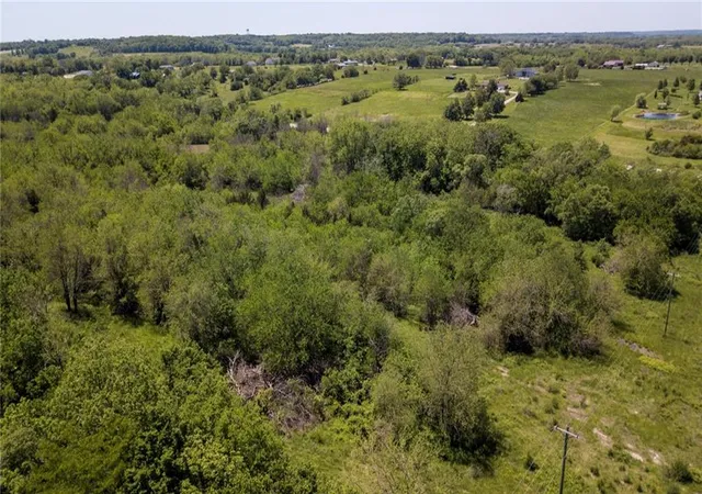 Homes for sale in Osawatomie, KS | 35900 Plum Creek Rd, Osawatomie, KS 66064 | MLS# 2620315