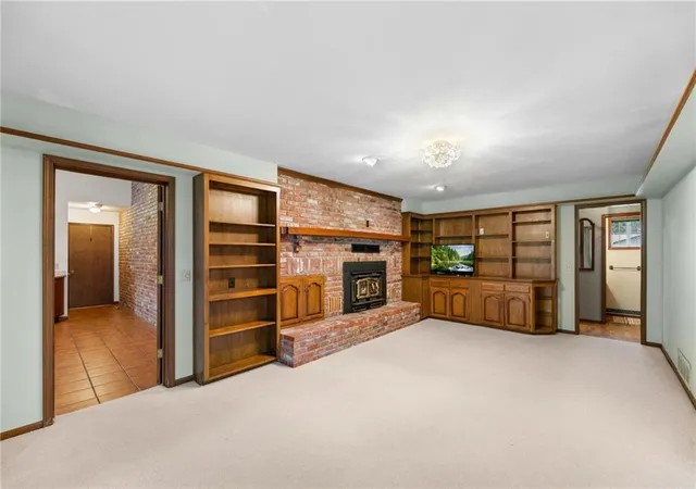 2nd image of 308 Canary Ln, Iola, KS 66749 | MLS# 2620319