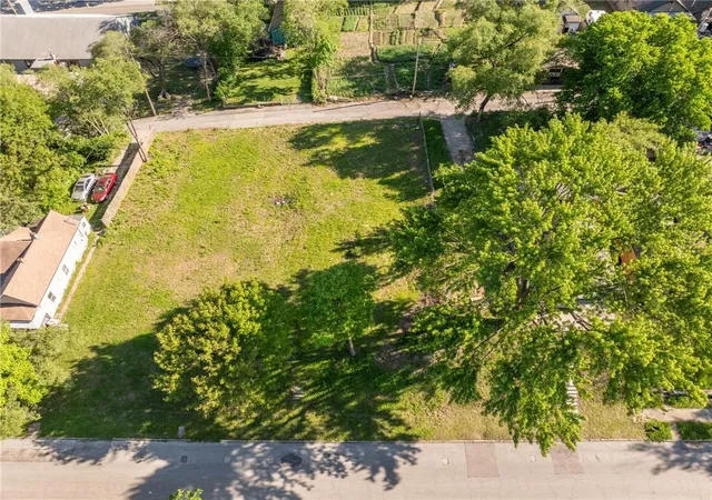 3rd image of 1217 Armstrong Ave, Kansas City, KS 66102 | MLS# 2620323