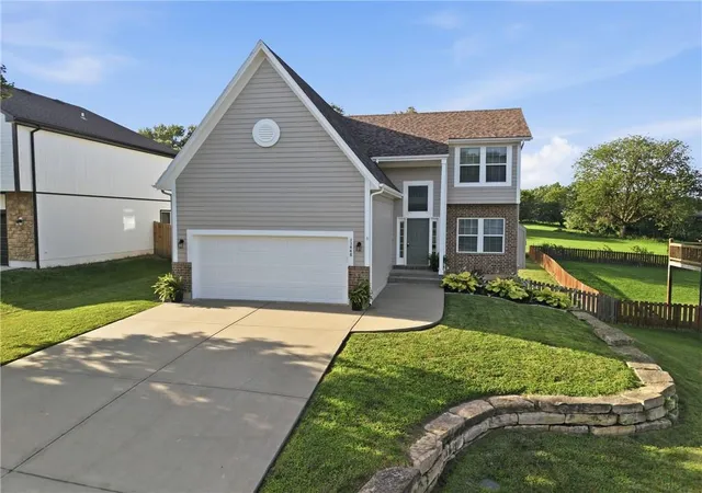 1st image of 11448 Parkview Ave, Kansas City, KS 66109 | MLS# 2620324