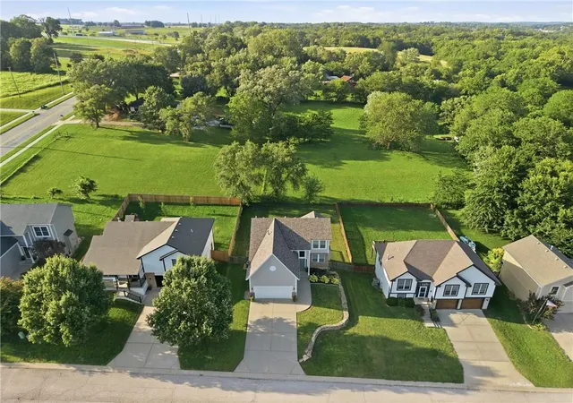 2nd image of 11448 Parkview Ave, Kansas City, KS 66109 | MLS# 2620324