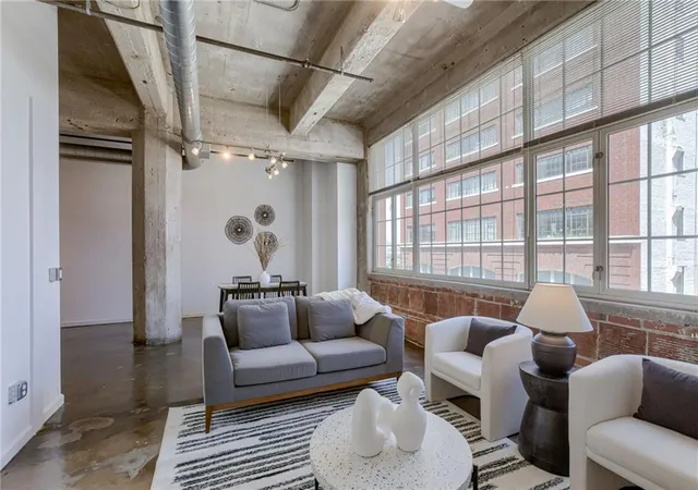 2nd image of 321 W 7th St #306, Kansas City, MO 64105 | MLS# 2620331