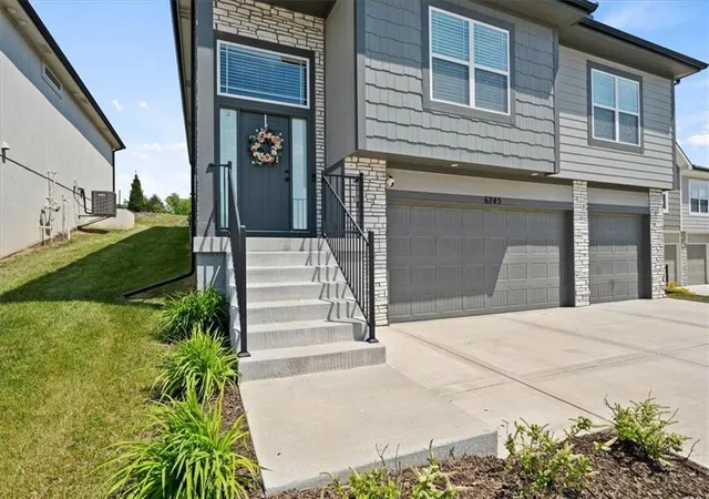 4th image of 6745 Prairie Ln, Kansas City, MO 64152 | MLS# 2620342