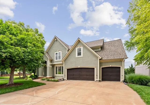 Homes for sale in Lenexa, KS | 17504 W 84Th St, Lenexa, KS 66219 | MLS# 2620347