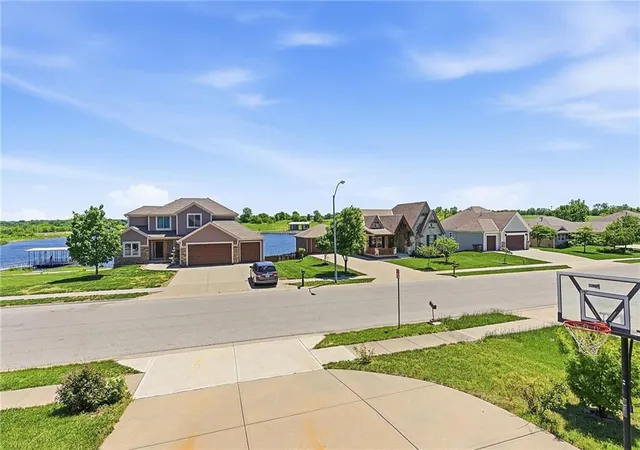 48th image of 622 Johnston Pkwy, Raymore, MO 64083 | MLS# 2620358