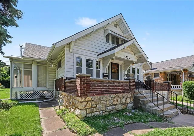 Homes for sale in Kansas City, MO | 4236 Genessee St, Kansas City, MO 64111 | MLS# 2620376