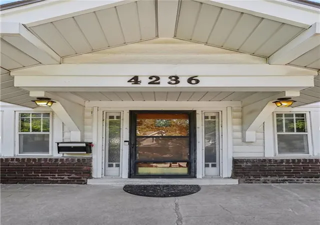 Homes for sale in Kansas City, MO | 4236 Genessee St, Kansas City, MO 64111 | MLS# 2620376