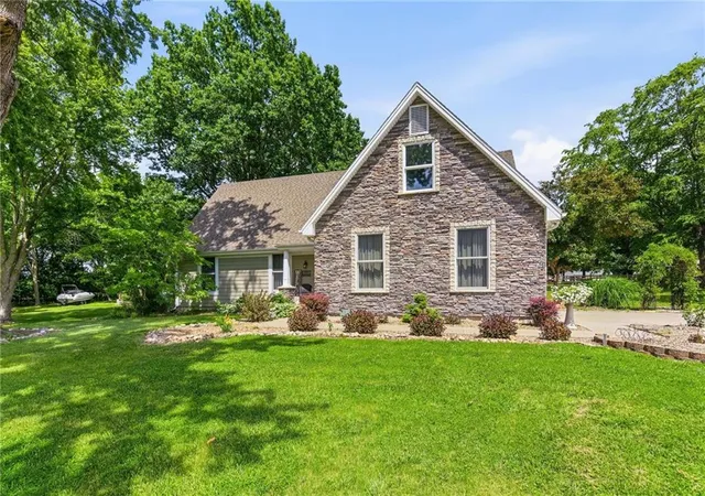 1st image of 12905 Quail Rdg, Lee's Summit, MO 64086 | MLS# 2620377