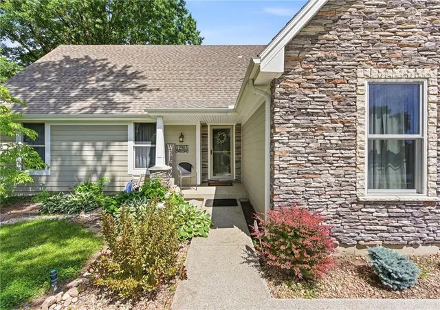 5th image of 12905 Quail Rdg, Lee's Summit, MO 64086 | MLS# 2620377
