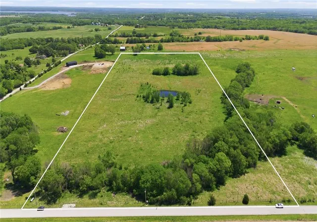 Homes for sale in Paola, KS | 00000 Crescent Hill Rd, Paola, KS 66071 | MLS# 2620404