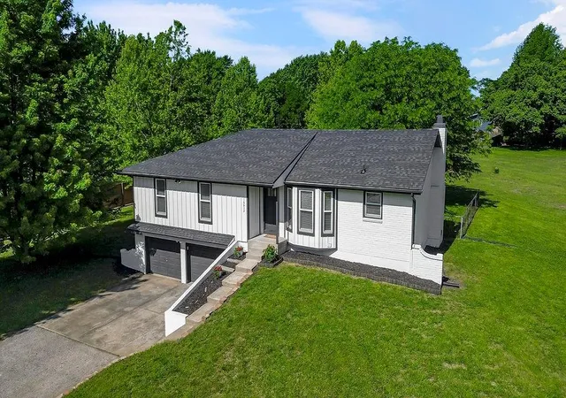 Homes for sale in Belton, MO | 16612 Kentucky Rd, Belton, MO 64012 | MLS# 2620420