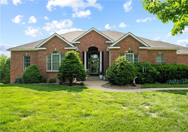 2nd image of 19704 Red Oak Blvd, Saint Joseph, MO 64505 | MLS# 2620448