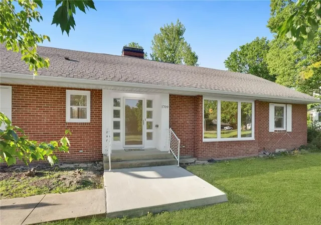 3rd image of 1709 Polk St, Chillicothe, MO 64601 | MLS# 2620455