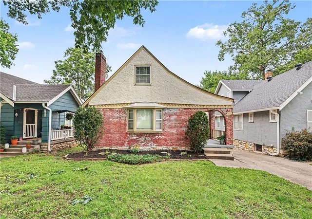 1st image of 728 E 63rd Ter, Kansas City, MO 64110 | MLS# 2620460