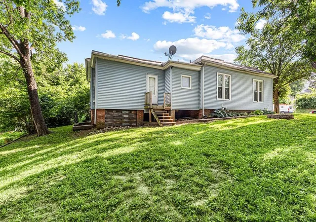 Homes for sale in Saint Joseph, MO | 1819 Dewey Ave, Saint Joseph, MO 64505 | MLS# 2620480