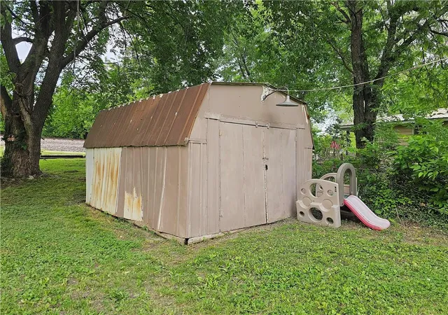 5th image of 428 E 5Th Ave, Garnett, KS 66032 | MLS# 2620524