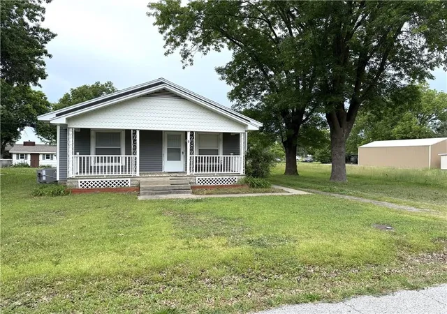 Homes for sale in Arma, KS | 210 W Perry St, Arma, KS 66712 | MLS# 2620553
