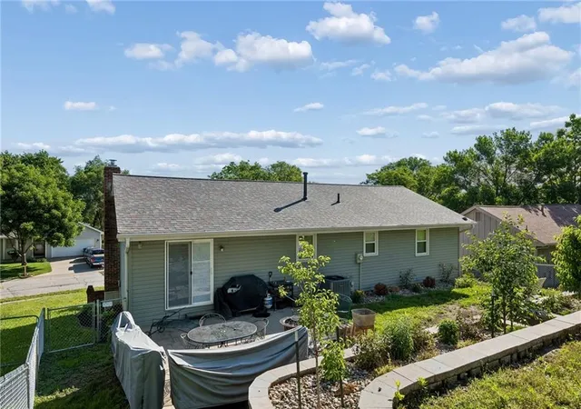 34th image of 807 E Summit St, Smithville, MO 64089 | MLS# 2620589