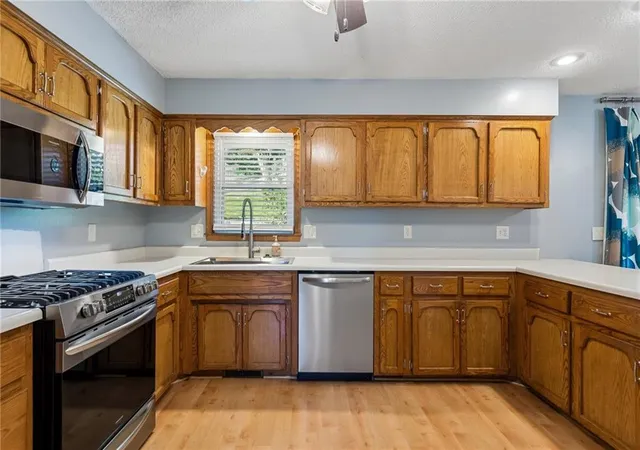 5th image of 807 E Summit St, Smithville, MO 64089 | MLS# 2620589