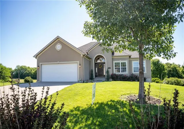 Homes for sale in Saint Joseph, MO | 19327 Tomahawk Ln, Saint Joseph, MO 64505 | MLS# 2620605