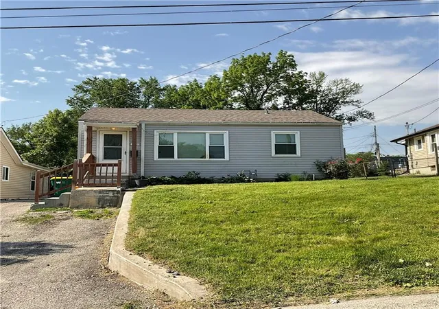 Single family home for sale at 3133 Longwood Ave, Kansas City, KS 66104 | MLS# 2620611