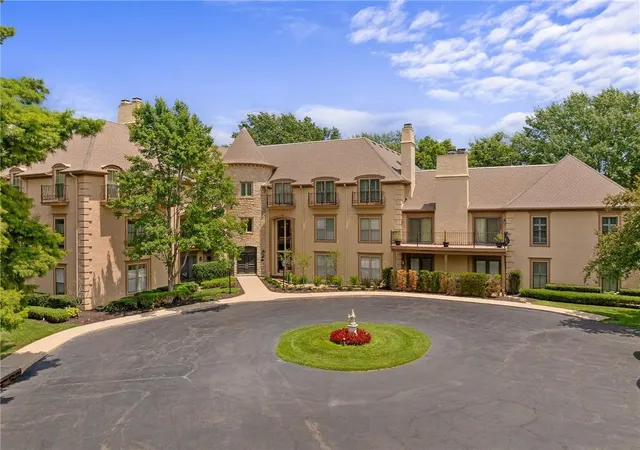 Homes for sale in Prairie Village, KS | 7221 Mission Rd #211, Prairie Village, KS 66208 | MLS# 2620614