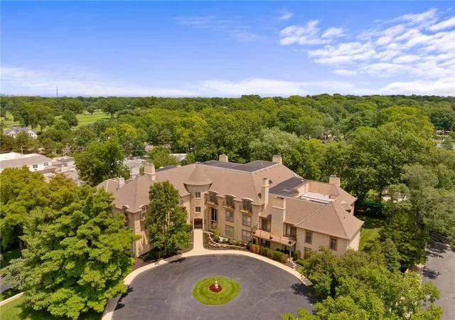 Homes for sale in Prairie Village, KS | 7221 Mission Rd #211, Prairie Village, KS 66208 | MLS# 2620614