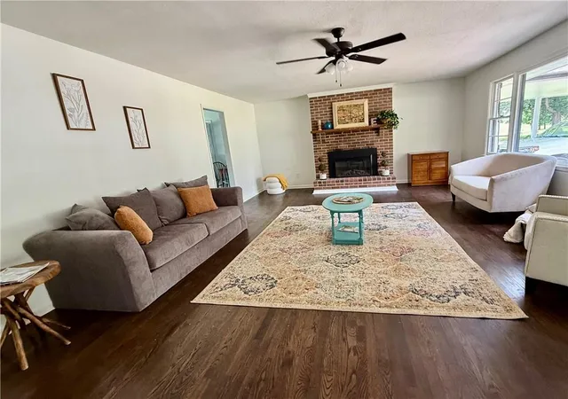 Photo 3 of Single family home for sale at 503 Hickory St, Richmond, MO 64085 | MLS# 2620634 | Listing updated on 2026-07-28
