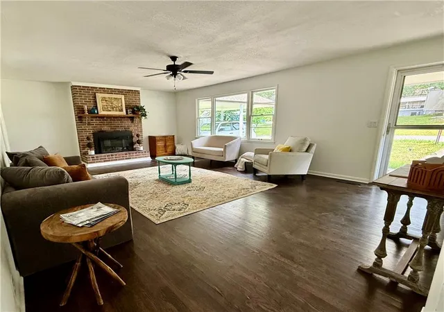 Photo 5 of Single family home for sale at 503 Hickory St, Richmond, MO 64085 | MLS# 2620634 | Listing updated on 2026-07-28