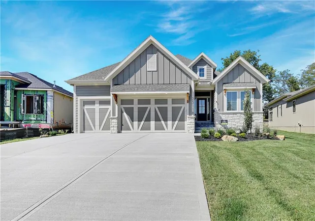 1st image of 25078 W 98th Pl, Lenexa, KS 66227 | MLS# 2620650