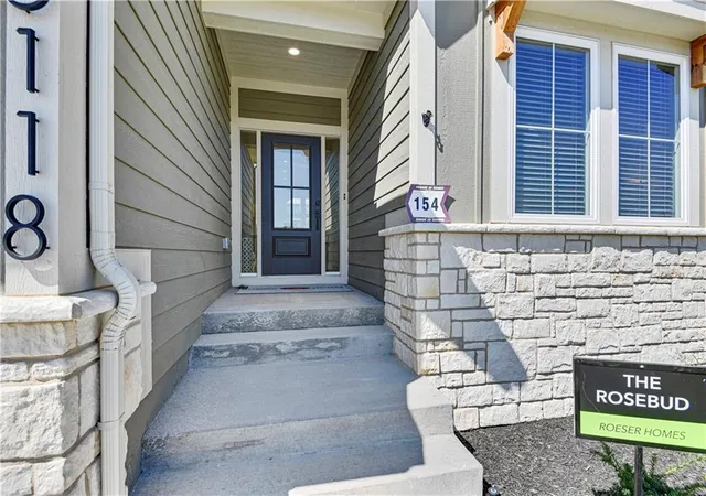 2nd image of 25078 W 98th Pl, Lenexa, KS 66227 | MLS# 2620650